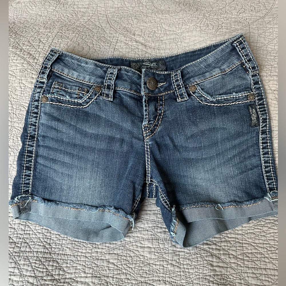 Silver Mckenzie short size 26